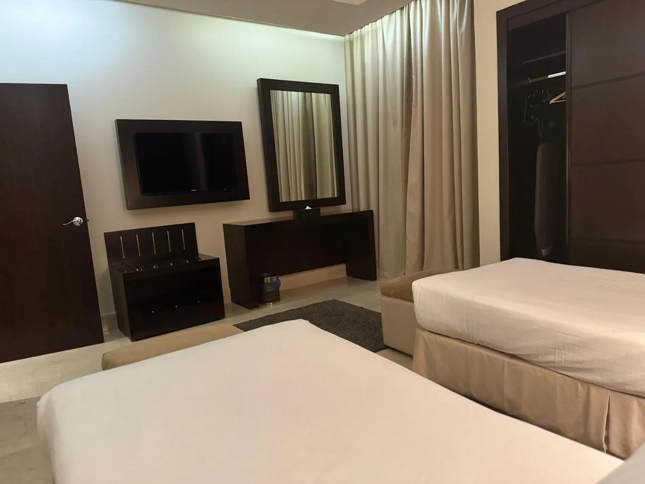 أجنحة أسوار الفندقية الرياض
